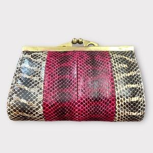 Vintage 1960s Genuine Snakeskin Kisslock Closure Mini Coin Bag in Raspberry Pink
